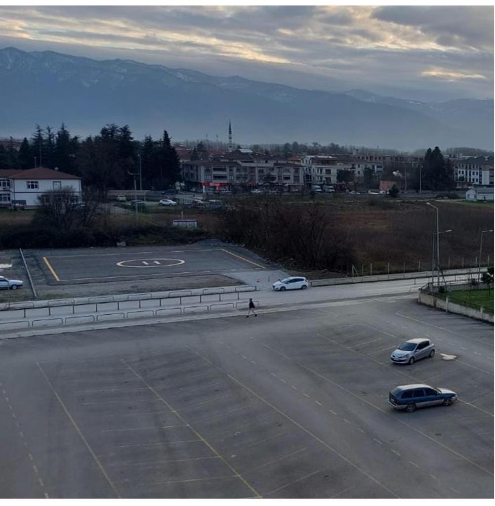 İlimiz Atatürk Devlet Hastanesi kampüsü içerisinde acil hasta nakil hizmetlerinde kullanılmak üzere ambulans helikopter alanı oluşturuldu
