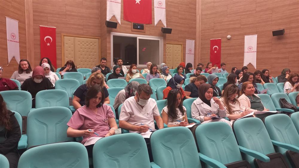 Düzce Atatürk Devlet Hastanesinde Yeni Göreve Başlayan Personellere Yönelik Kurum İçi Uyum Eğitimleri Gerçekleştirildi.